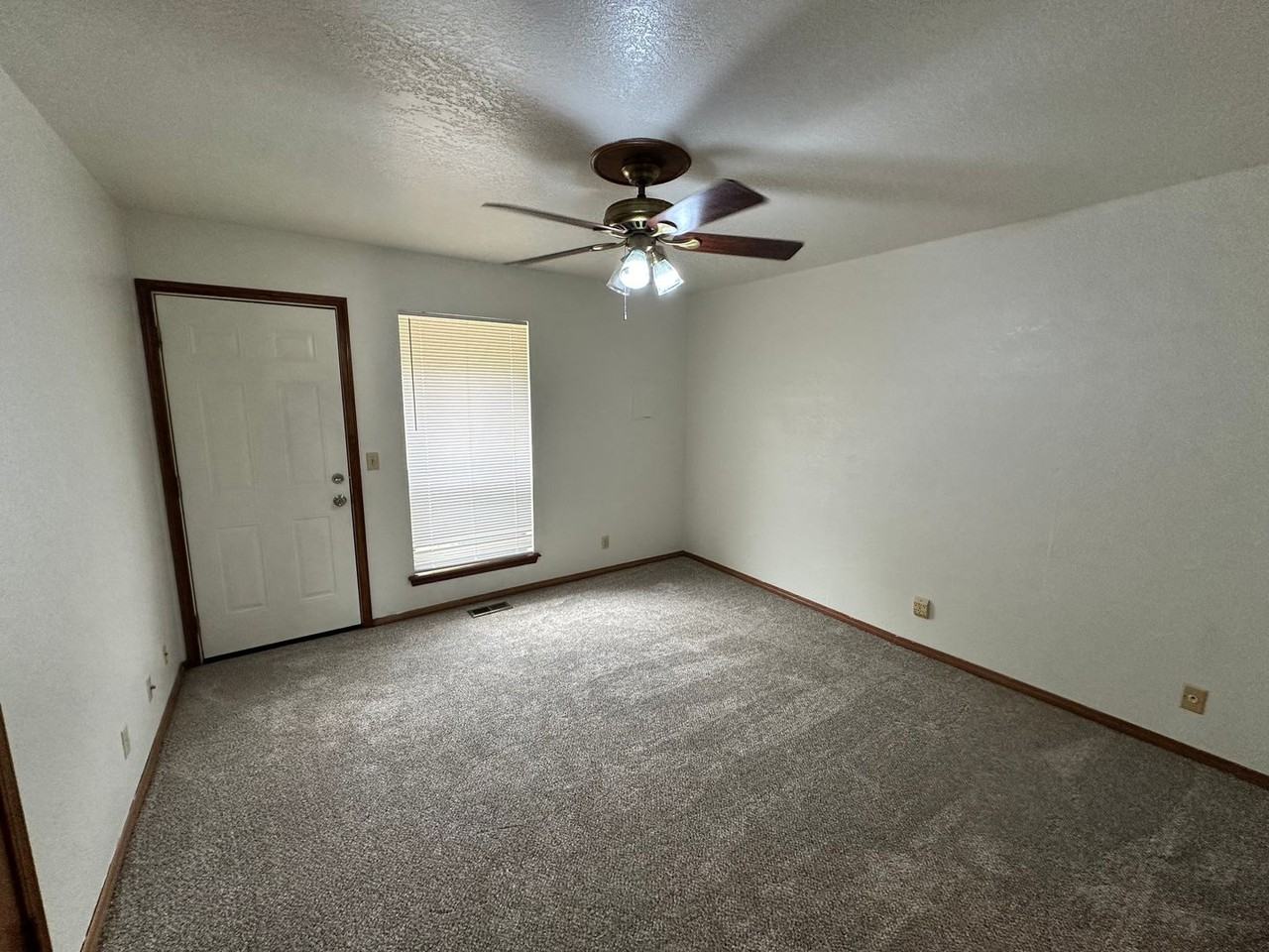408 408 Vicksburg Avenue - 408 Vicksburg - Photo 4 of 12