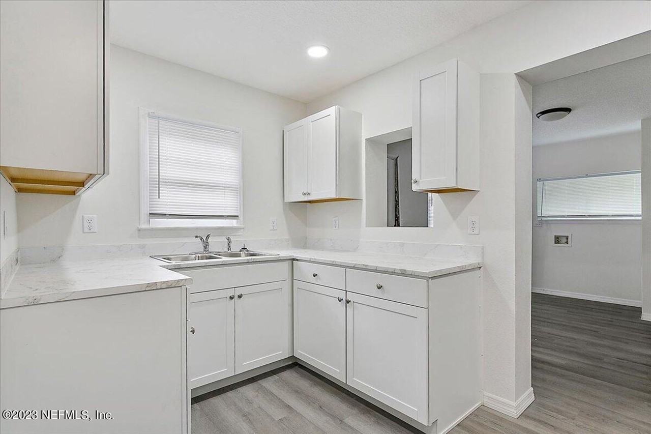 1628 W 33rd St - Photo 3 of 11