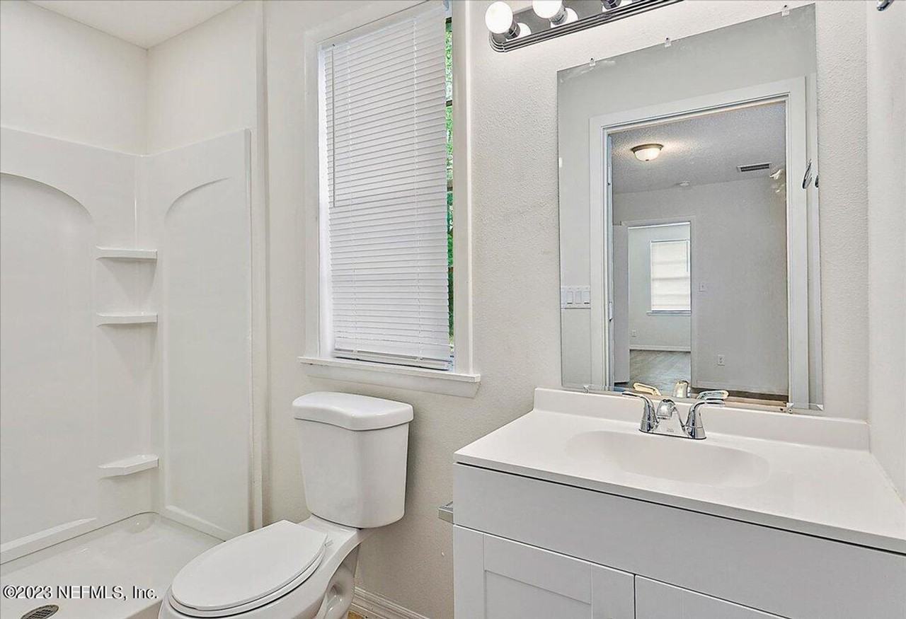 1628 W 33rd St - Photo 6 of 11