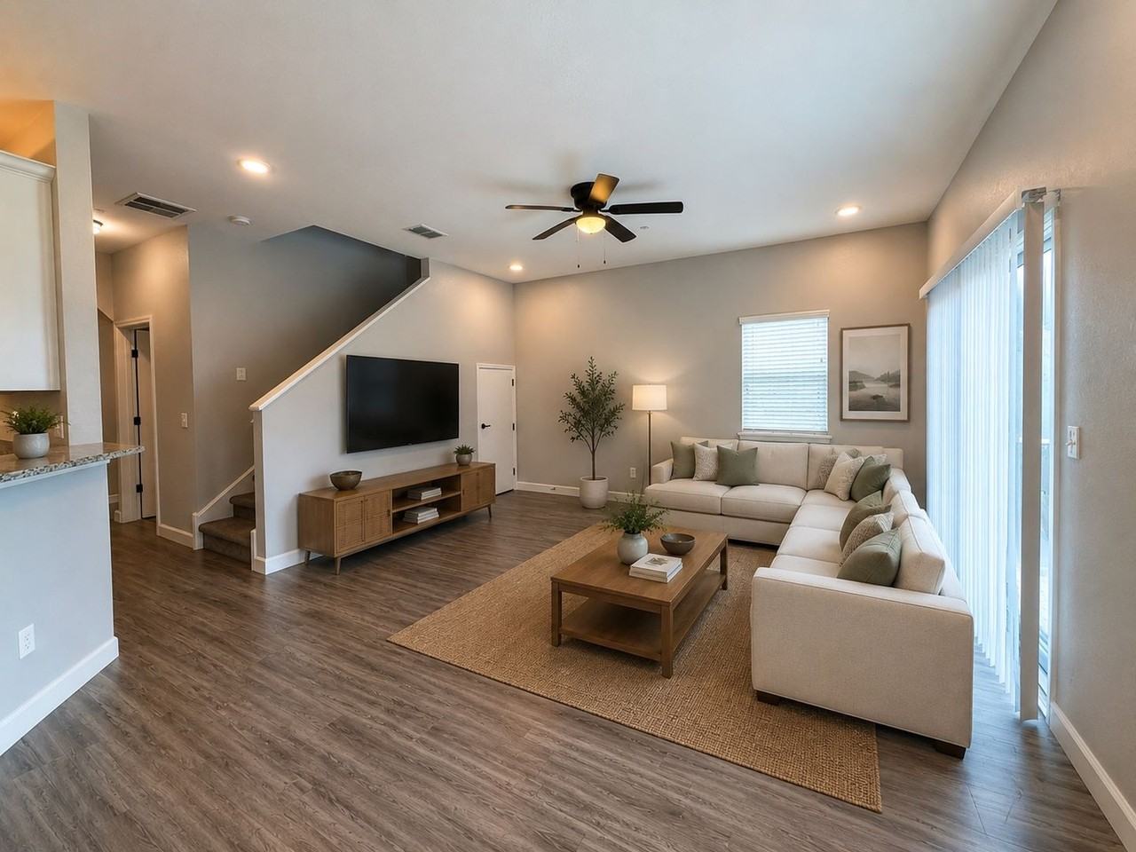 2541 Pine Pl - Photo 3 of 33