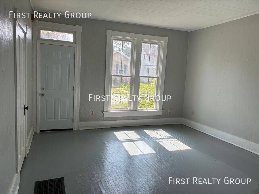 338 Cincinnati Ave - Photo 2 of 7
