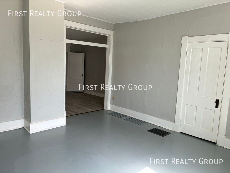 338 Cincinnati Ave - Photo 3 of 7