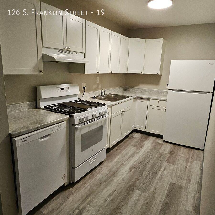 126 S Franklin St #19 - Photo 5 of 14