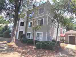 featured image of 1440 Collegiate Cir