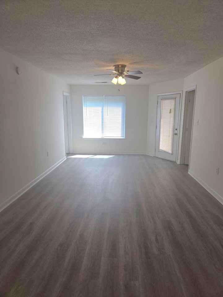1440 Collegiate Cir - Photo 6 of 13