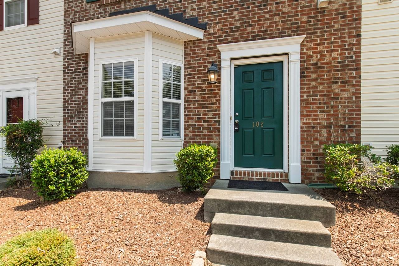 102 Galimore Way - Photo 2 of 39