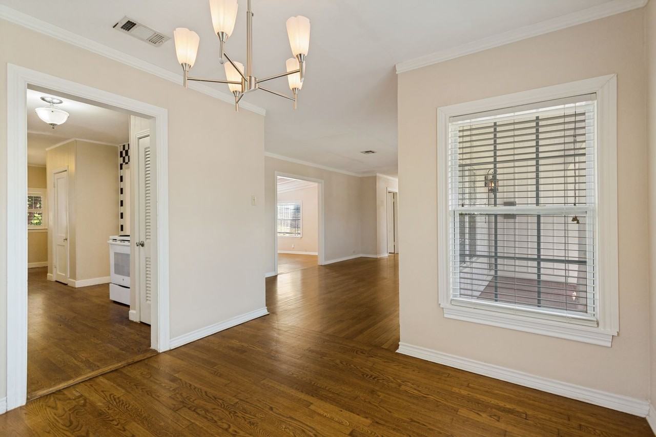 313 Lilac Ln - Photo 7 of 25