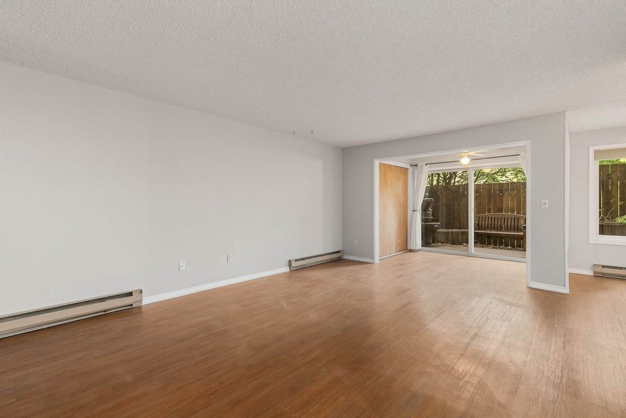 2210 Ne 92nd St - Photo 6 of 24