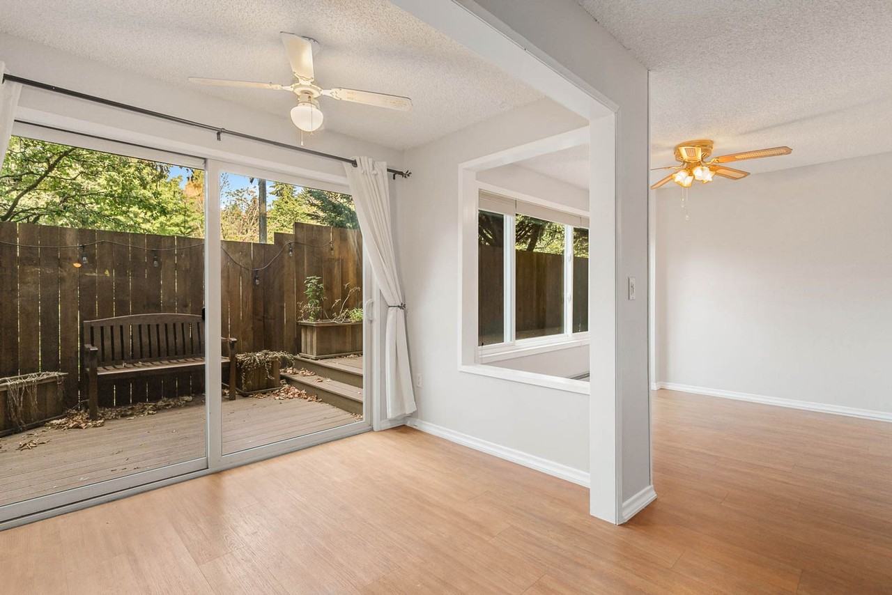 2210 Ne 92nd St - Photo 7 of 24
