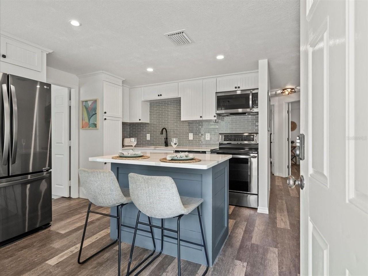 3183 W Varn Ave - Photo 2 of 6
