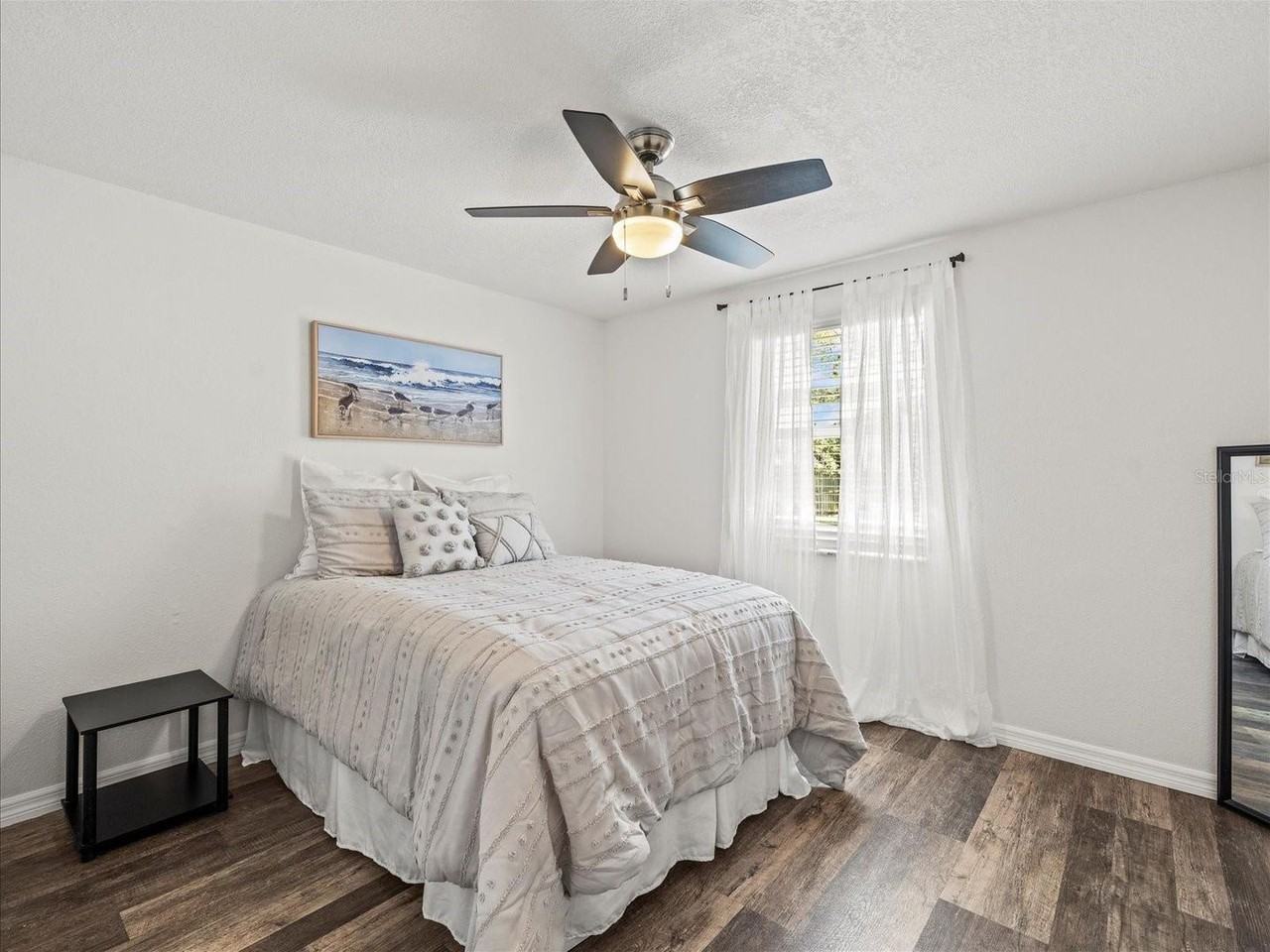 3183 W Varn Ave - Photo 3 of 6