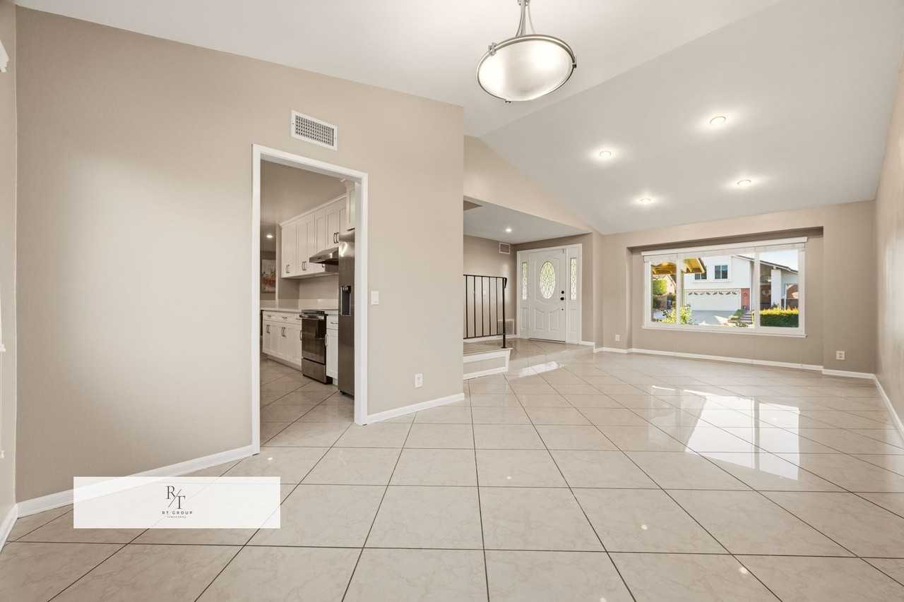 20112 Divino Dr - Photo 7 of 42