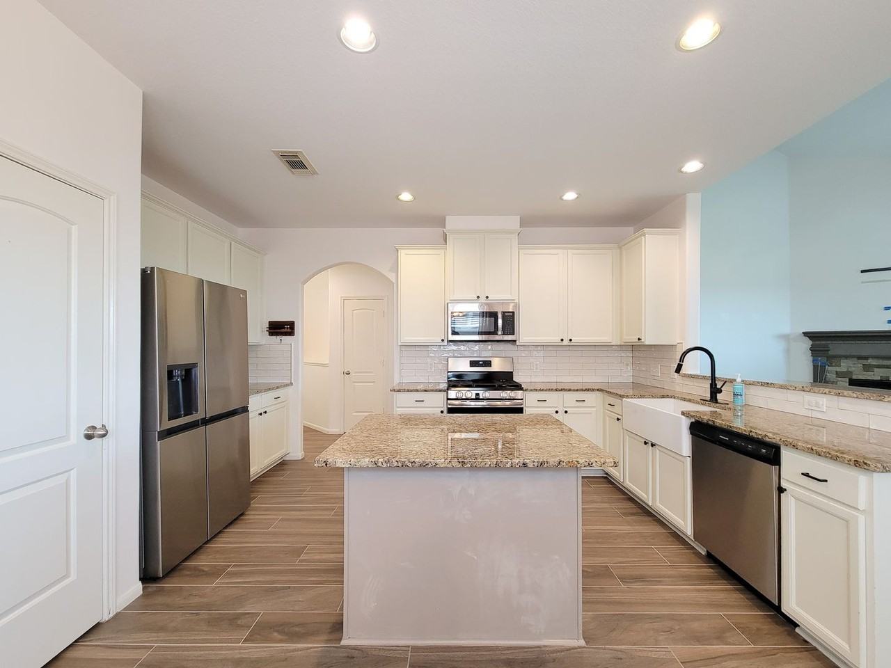 6511 Canyon Mist Ln - Photo 7 of 50
