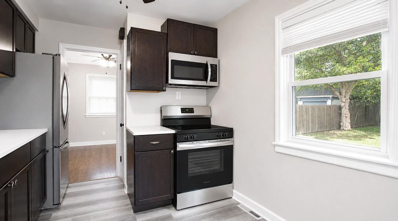 2750 N 61st St - Photo 6 of 40