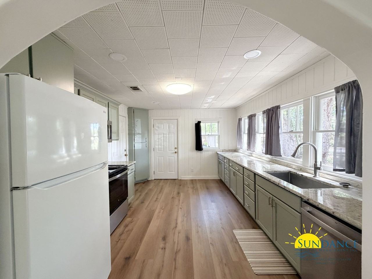 1023 Judith Ave - Photo 4 of 22