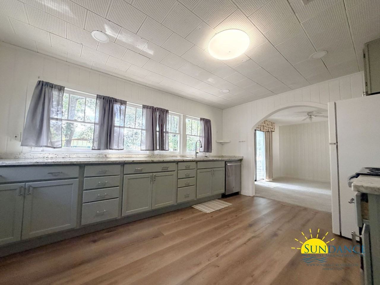 1023 Judith Ave - Photo 6 of 22