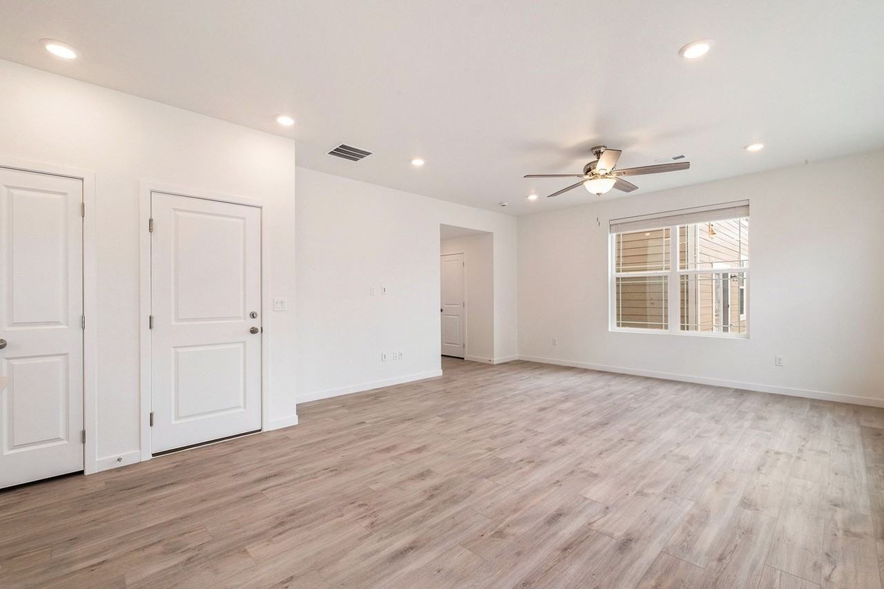 2675 Painted Turtle Ave - Photo 4 of 14