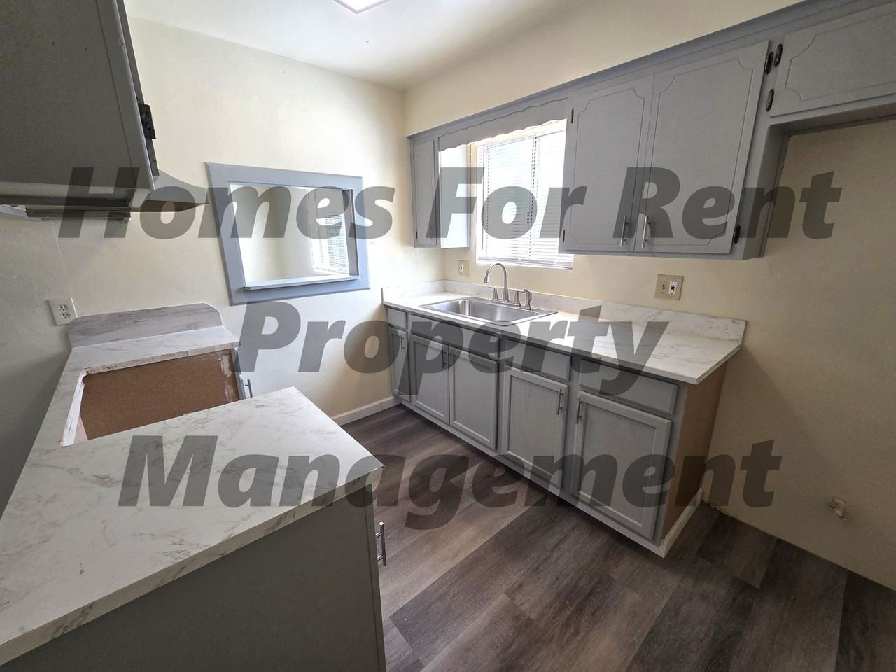 1932 W Prospect Ave - Photo 4 of 10