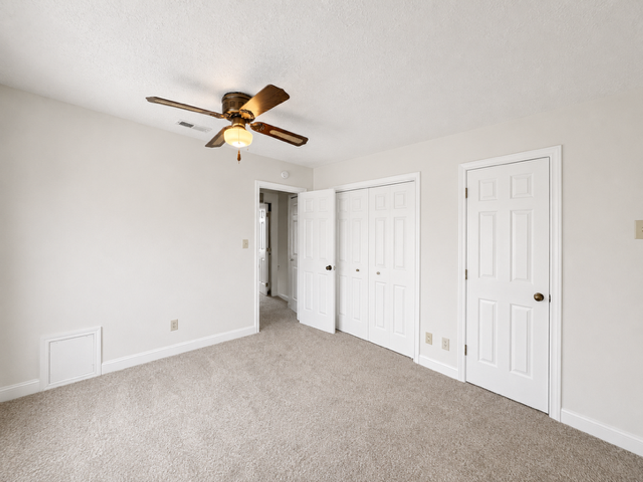 1111 Palmerton Dr - Photo 6 of 11