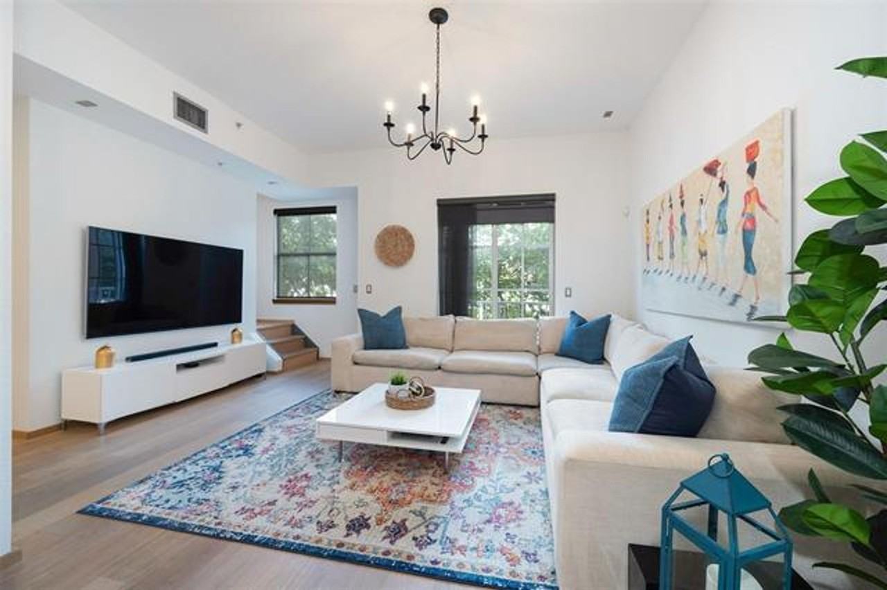 540 540 NE 7th Ave th 1 - Photo 4 of 28