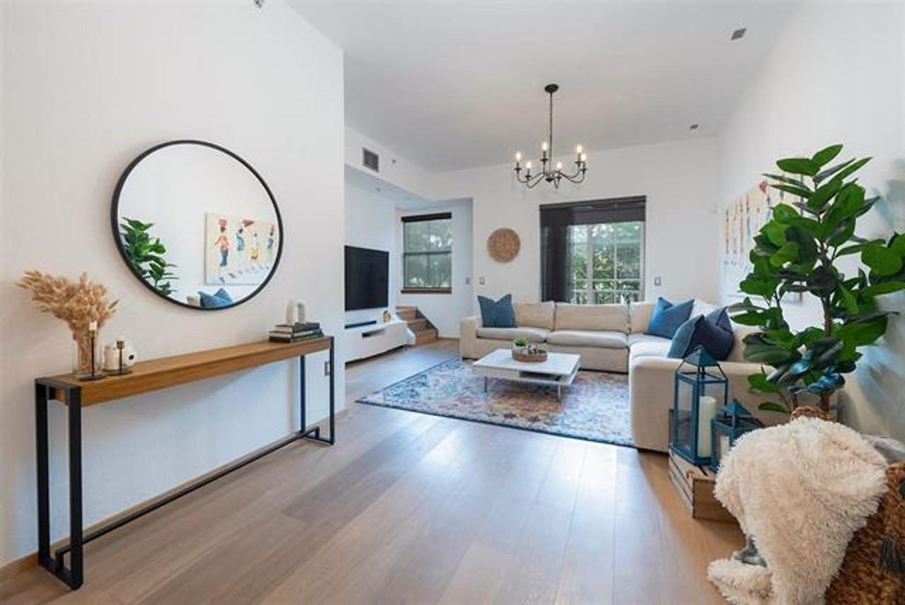 540 540 NE 7th Ave th 1 - Photo 5 of 28