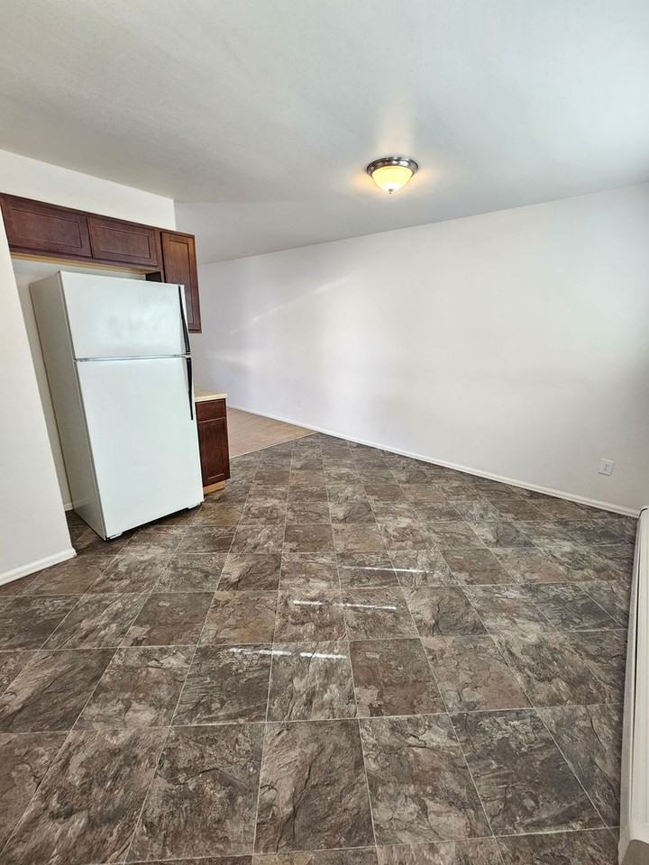 17 University Dr #D - Photo 7 of 7