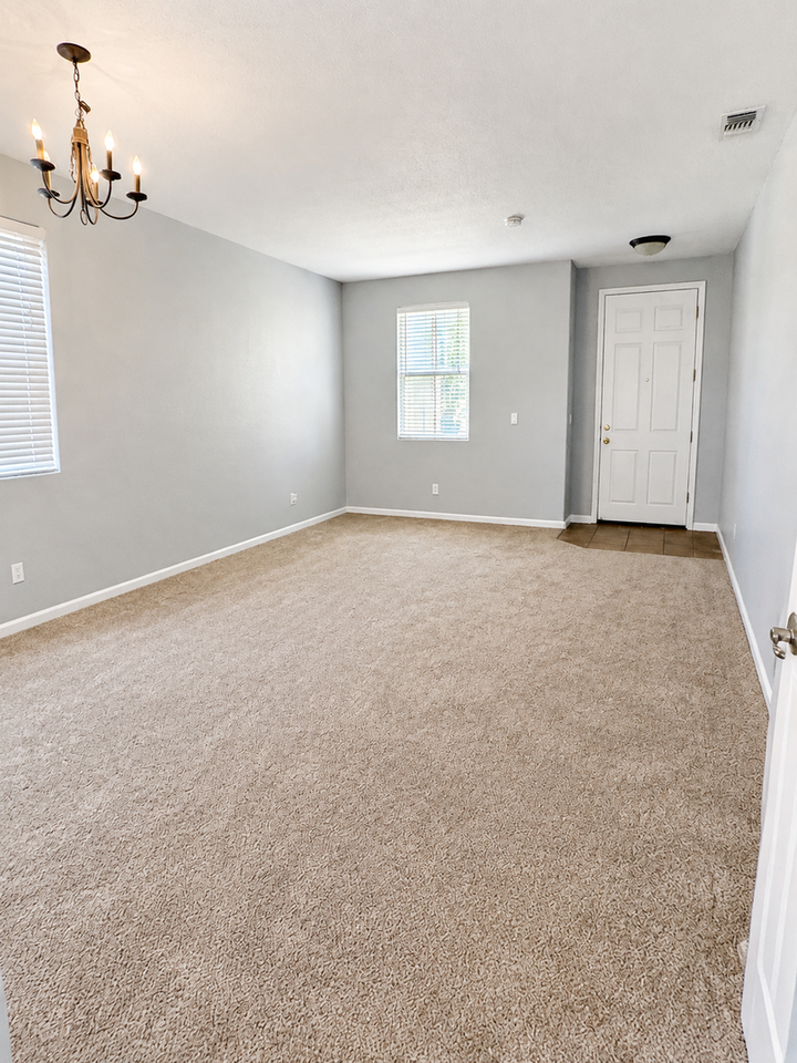 523 Beckman Way - Photo 5 of 16