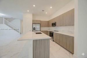 featured image of 17552 Sw 46th St