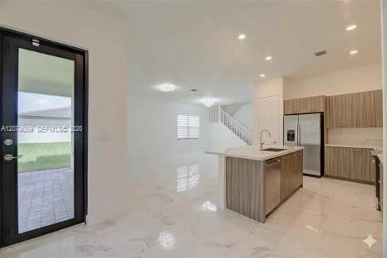 17552 Sw 46th St - Photo 2 of 21
