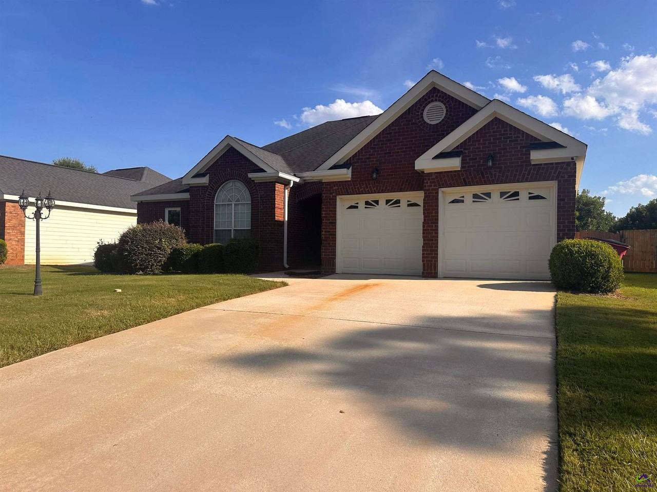 107 Cottage Ct - Photo 2 of 14