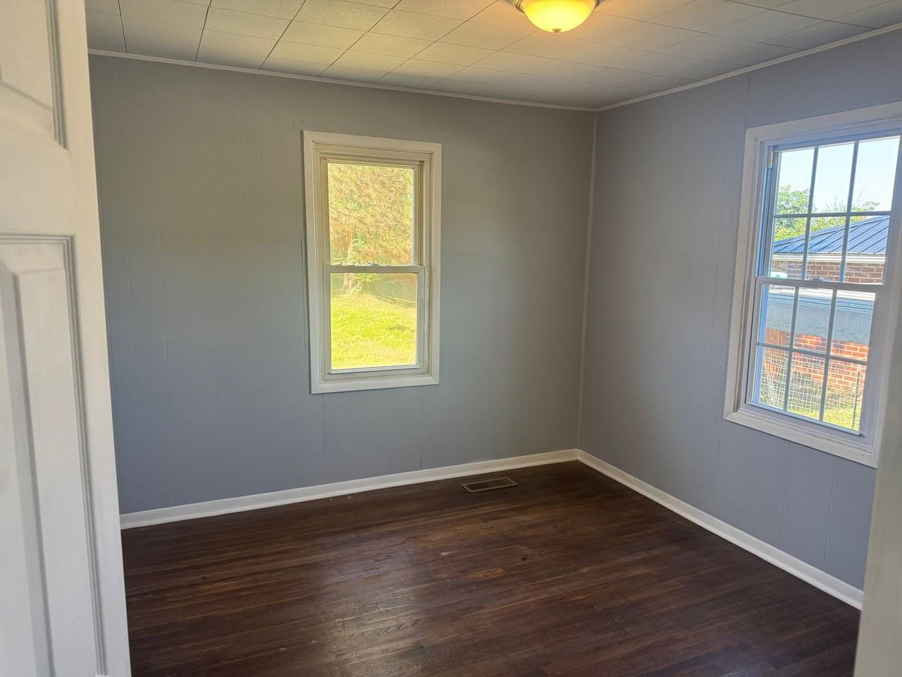 212 Aesque St - Photo 5 of 9