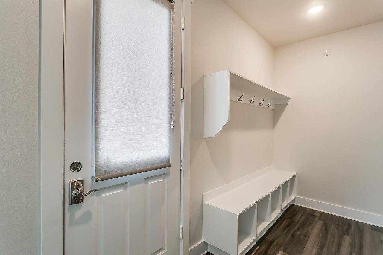 3131 Mccart Ave - Photo 6 of 40