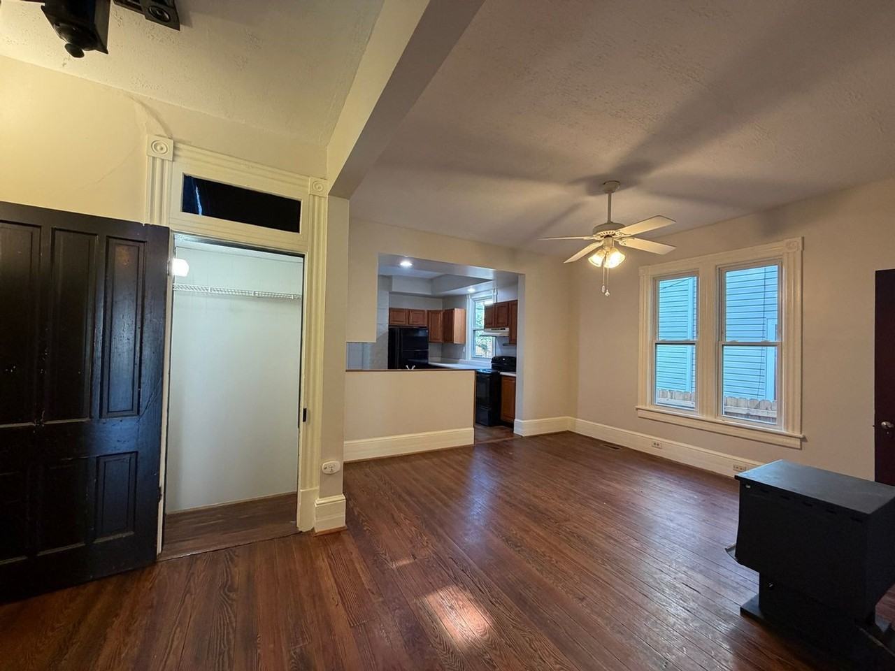 606 Elm Ave Sw - Photo 5 of 34