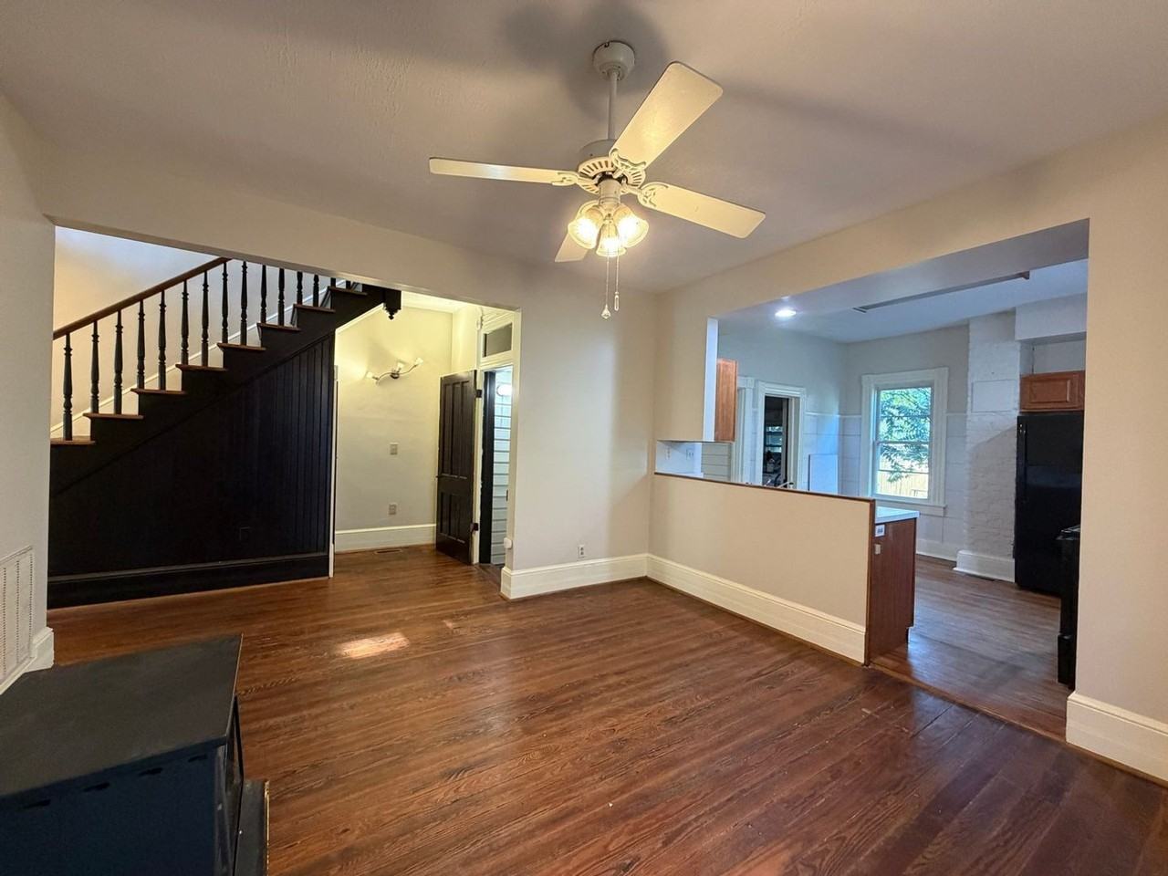 606 Elm Ave Sw - Photo 6 of 34