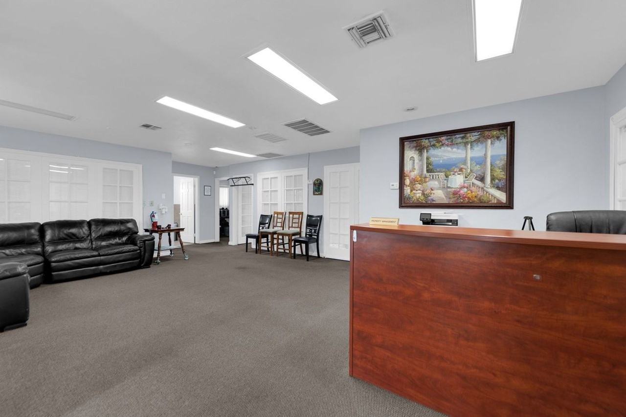 1404 S Maryland Pkwy - Photo 5 of 19