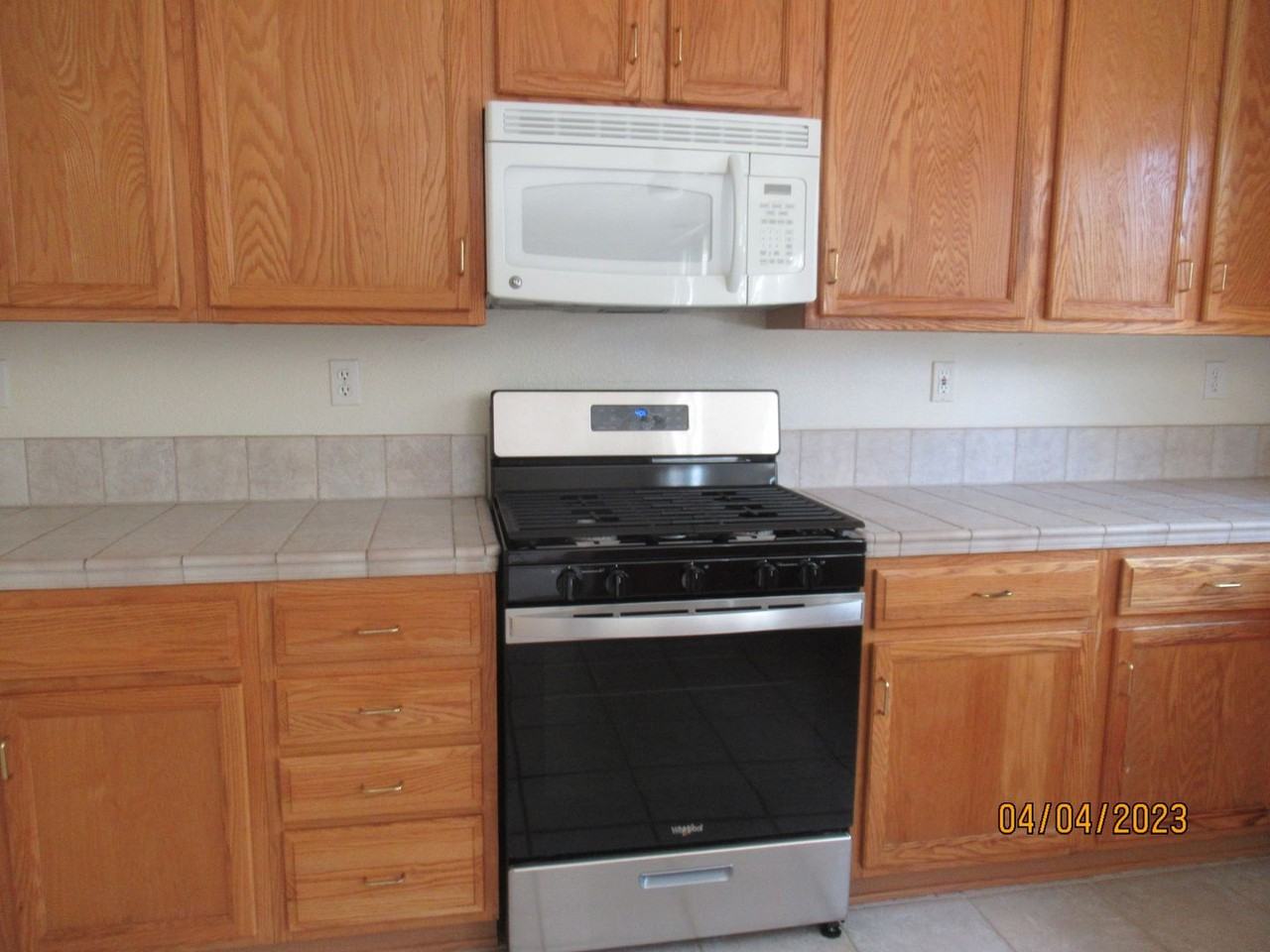 4570 Stillson St - Photo 5 of 11