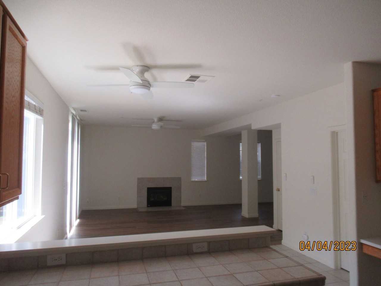 4570 Stillson St - Photo 6 of 11