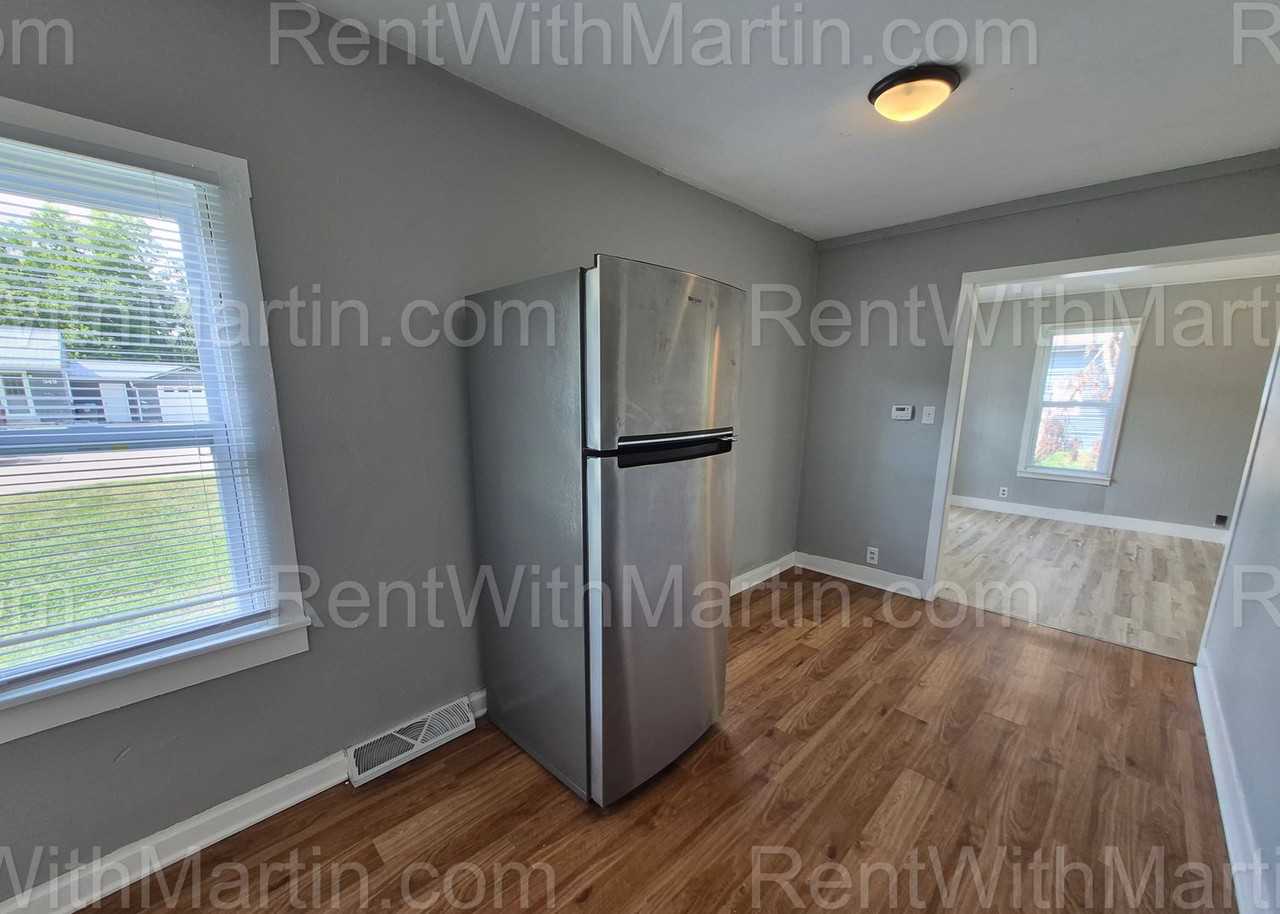 348 Lamont St - Photo 6 of 12