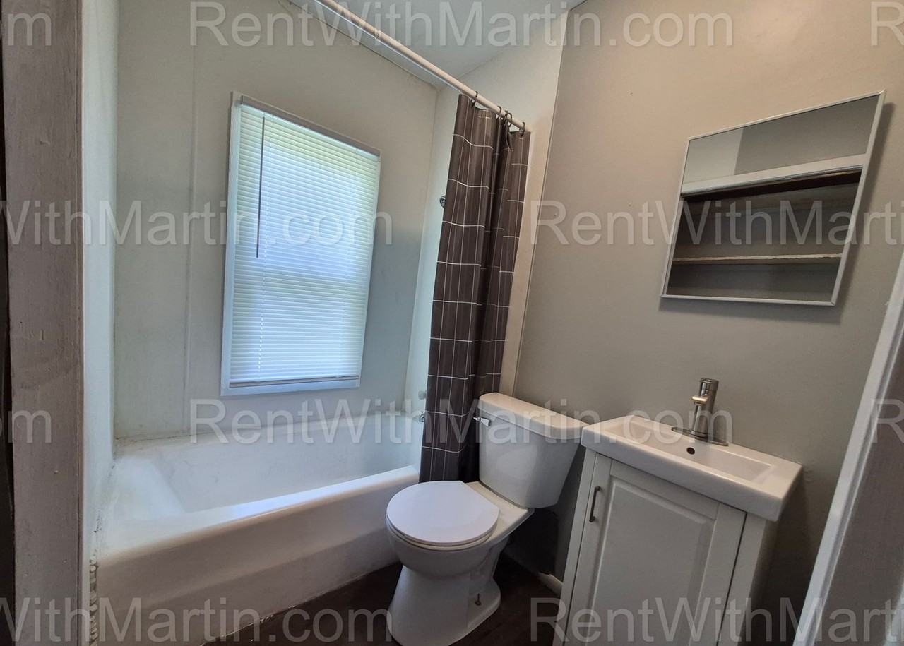 348 Lamont St - Photo 7 of 12