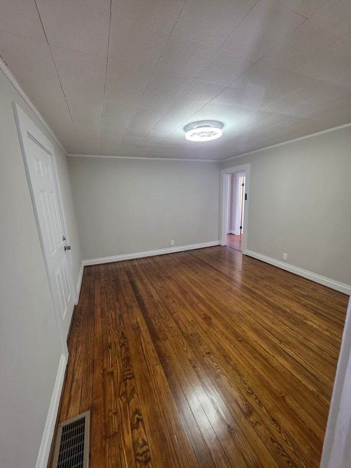 4035 Leo St - Photo 3 of 15