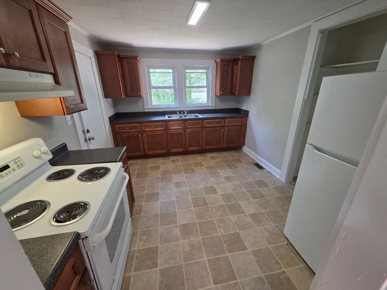 4035 Leo St - Photo 5 of 15