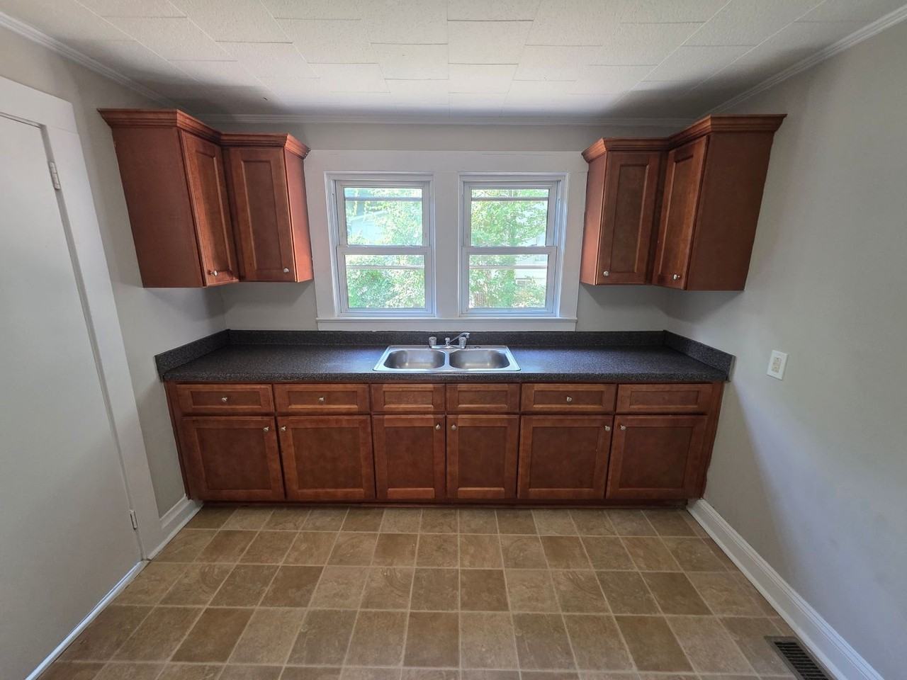 4035 Leo St - Photo 6 of 15