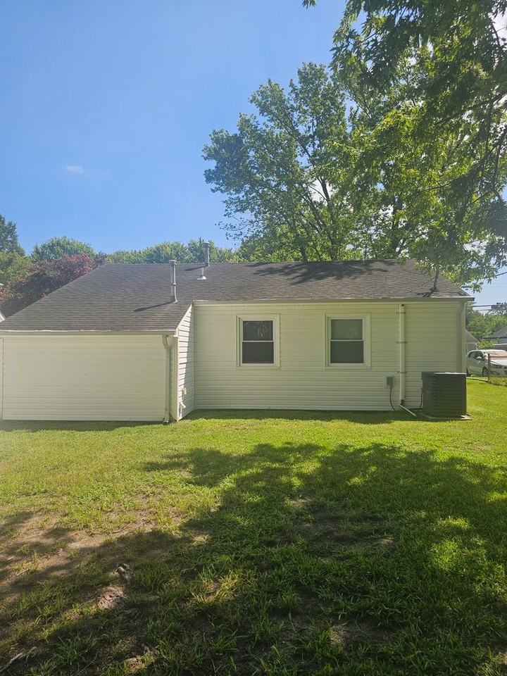 1489 Morgan Dr - Photo 2 of 30