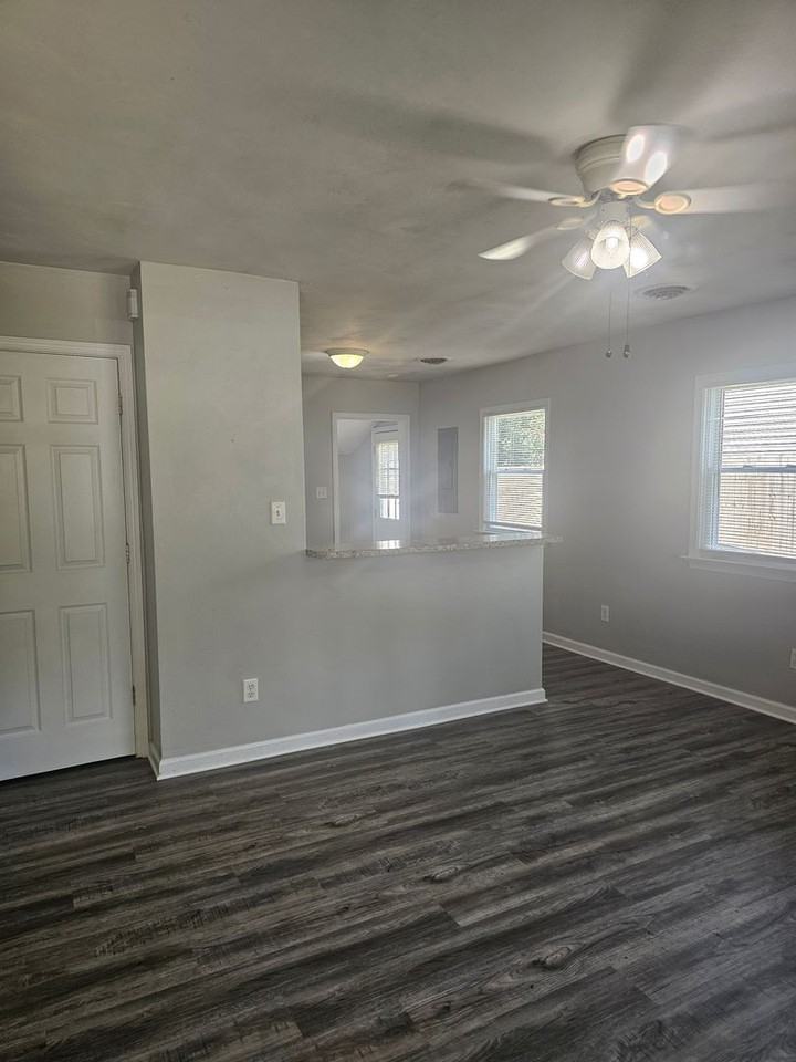 1489 Morgan Dr - Photo 5 of 30