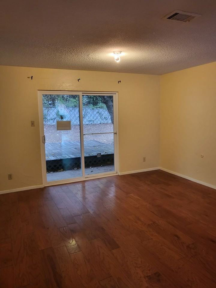 1551 Pamela Ln - Photo 6 of 19