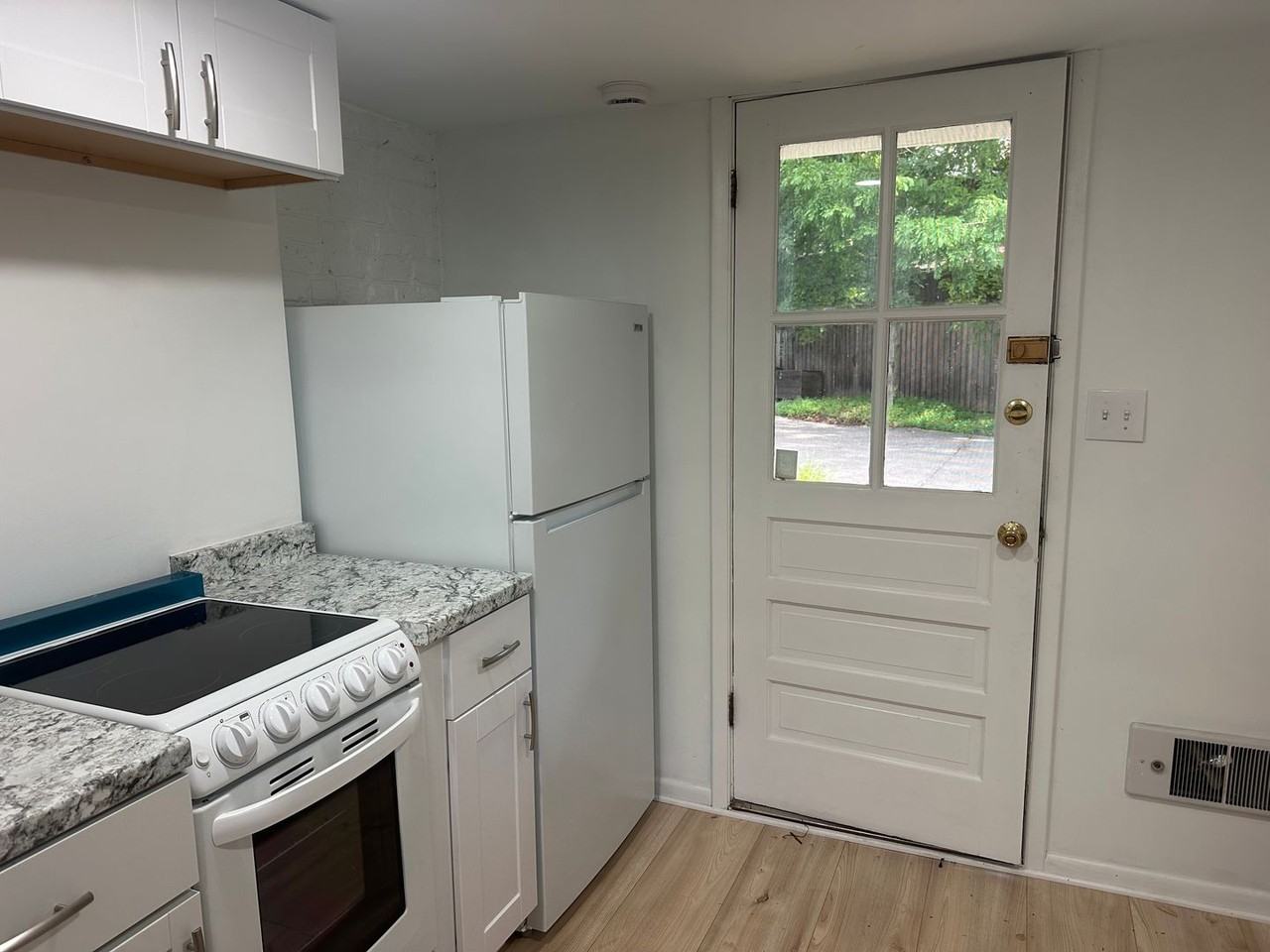 8 Randall Ct - Photo 3 of 7