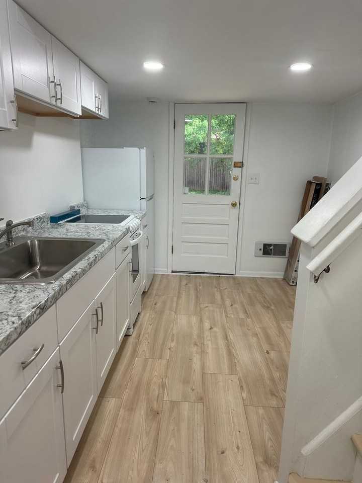 8 Randall Ct - Photo 4 of 7