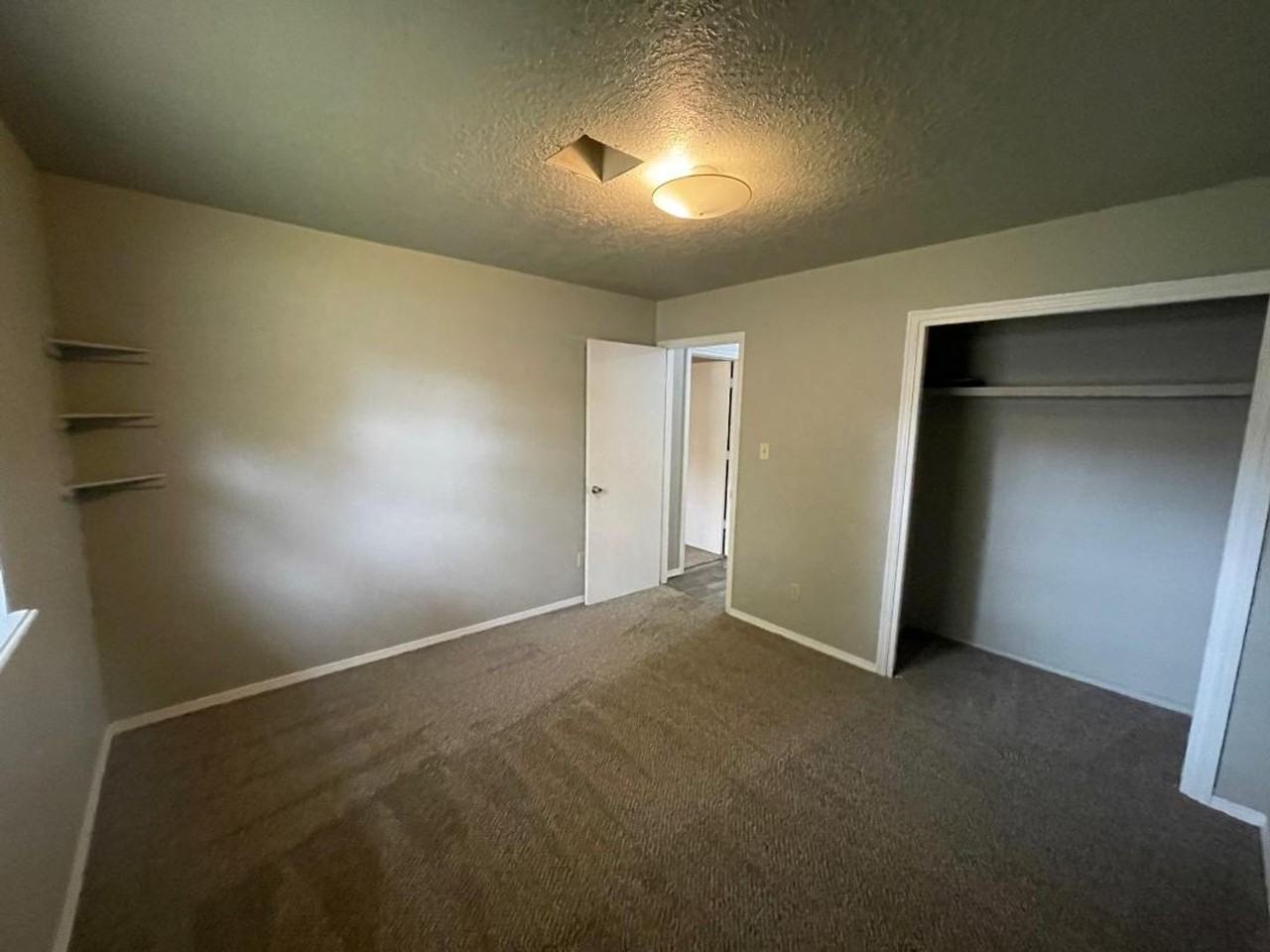 1406 Rebecca Ln - Photo 7 of 12