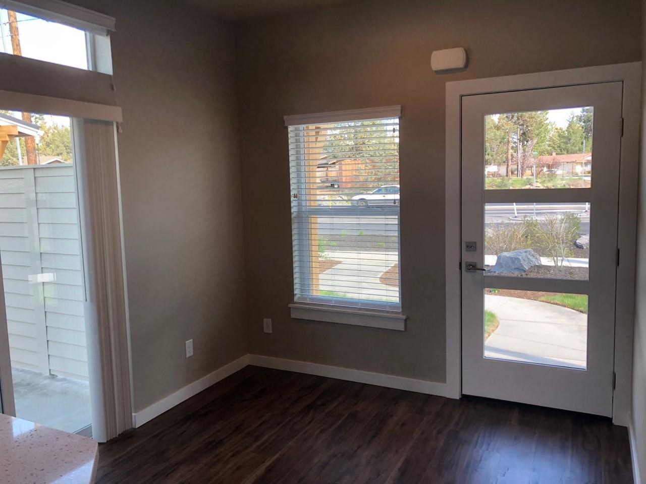 1522 Ne Butler Market Rd - Photo 3 of 10