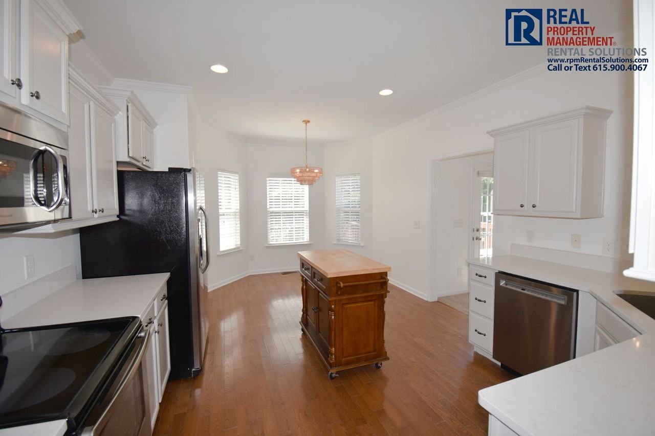 7008 Nickalus Way - Photo 7 of 29